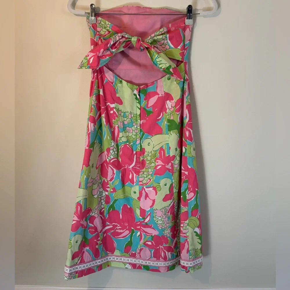 Vintage Lilly Pulitzer Cotton Dress in a Pink Green Floral/Parrot Pattern Size 0 - Picture 2 of 11